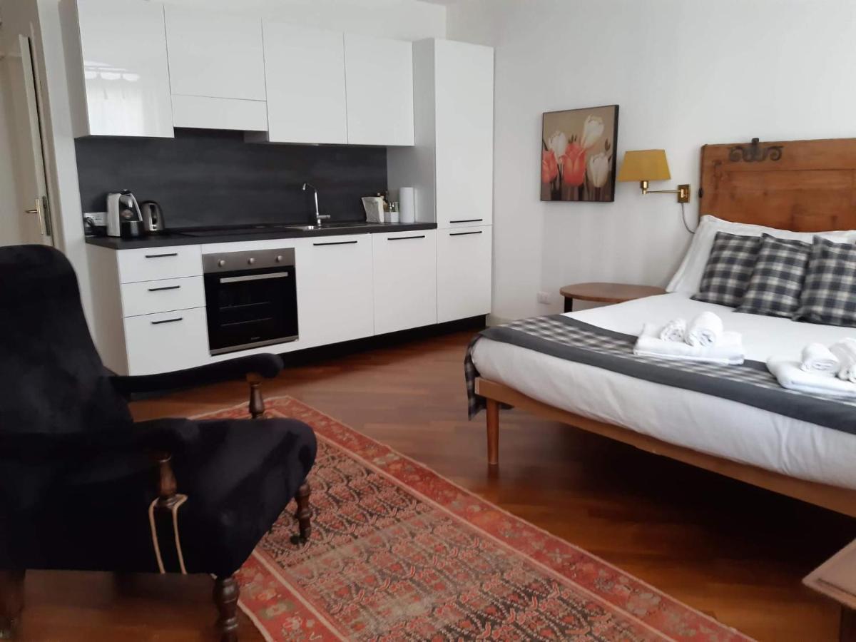 S. Trinita 18, Suites & Rooms เตรนโต ภายนอก รูปภาพ